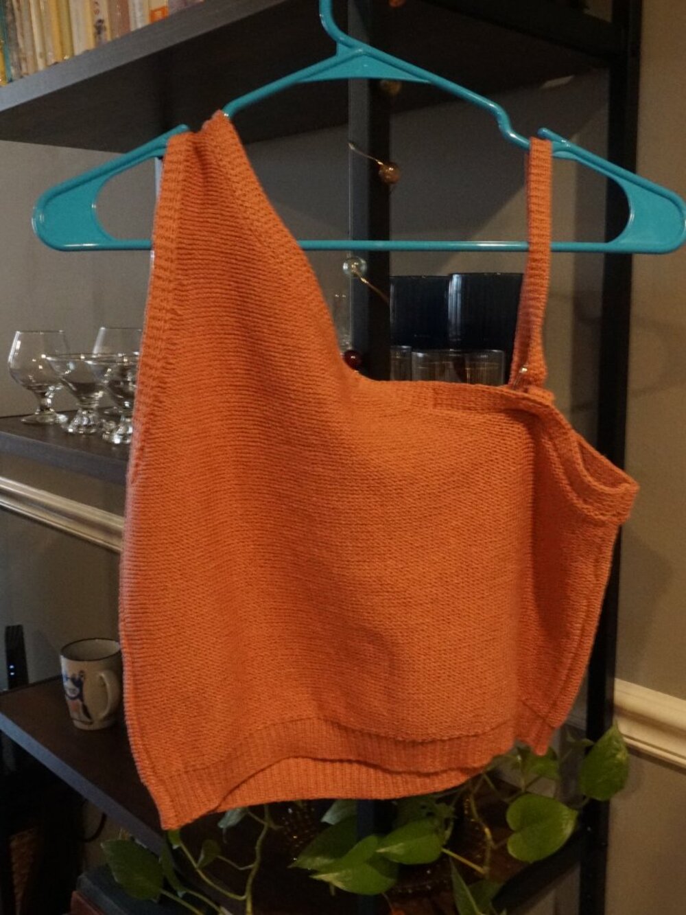Knit One-Shouldered Cropped Tank - Picture 3 of 3